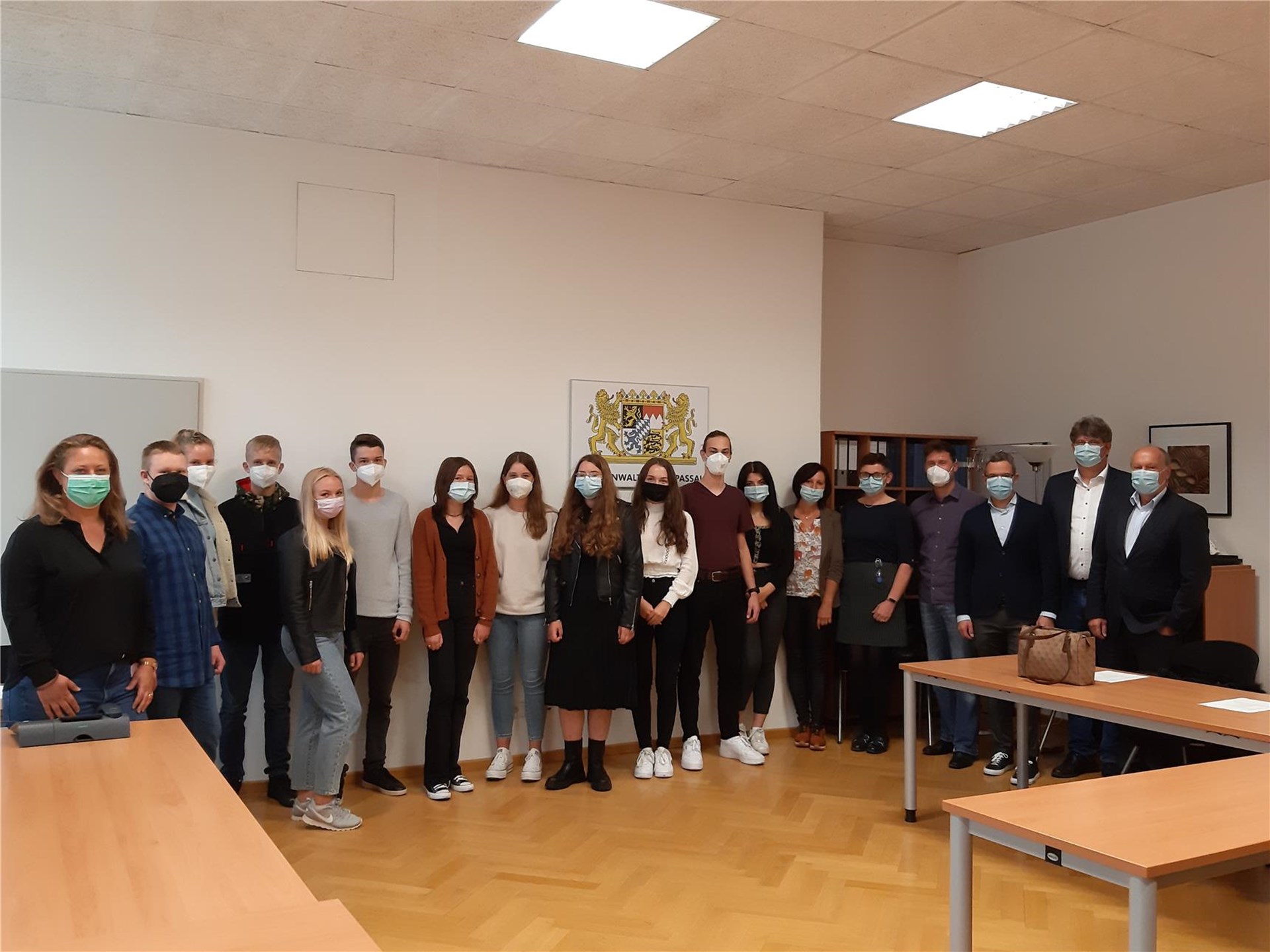 junge Leute mit Jugendrichtern