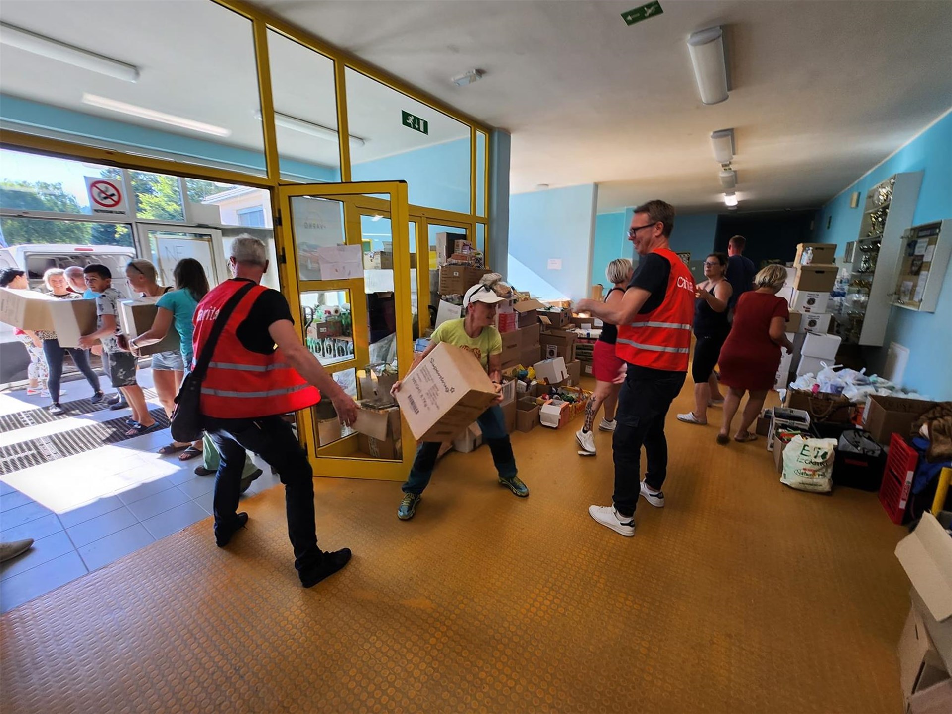 viele fleißige Helfer in Slowenien