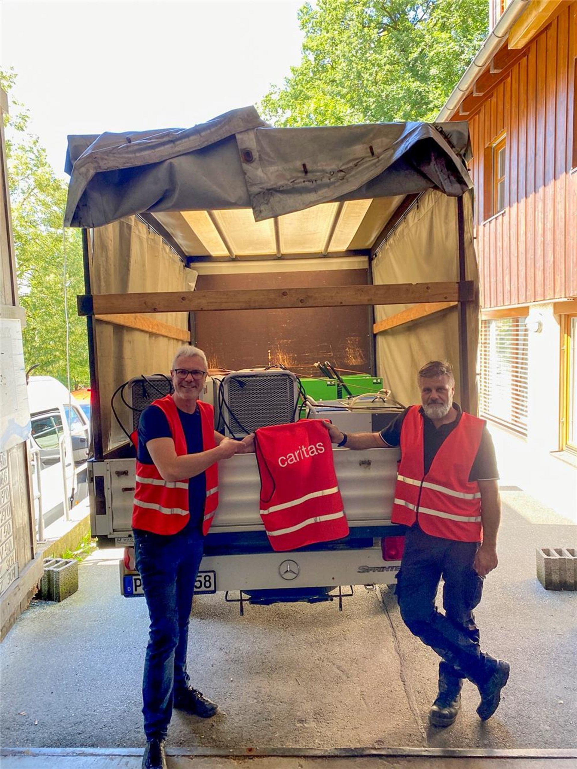 LKW beladen für Slowenien